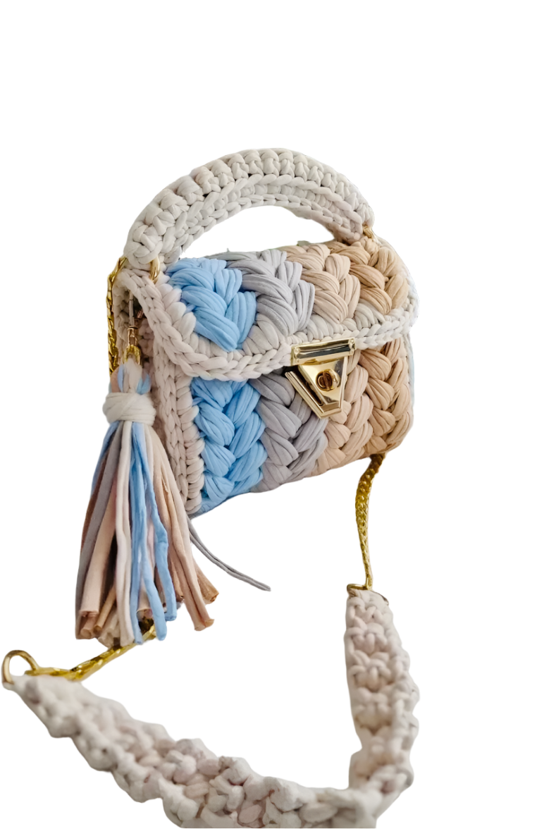 Crochet clutch bag