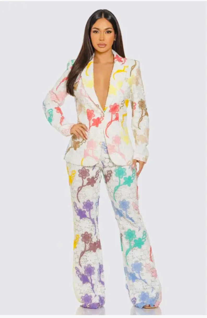 Floral lace pants suit