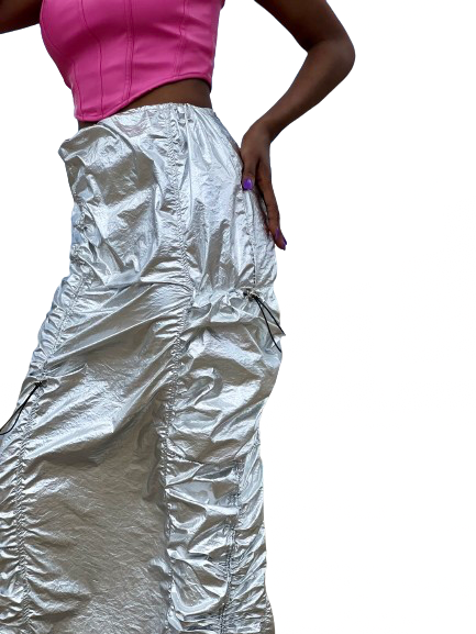 Metallic cargo skirt